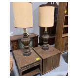 2 MCM END TABLES, PAIR OF LAMPS