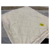 VINTAGE WHITE CHENILLE BLANKET