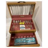 SET OF COMMUNITY FLATWARE IN CASE