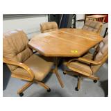 CHECKERED TOP SUNROOM TABLE & 4 MATCHING ROLLING