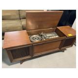 MID CENTURY GE STEREO CABINET