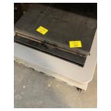 4 FOLDING TABLES