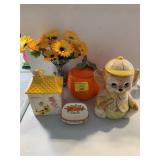 3 CERAMIC COOKIE JARS, FLORIDA PAD HOLDER,