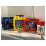 GROUP OF PLASTIC LUNCHBOXES & 1 THERMOS