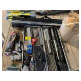 LARGE GROUP OF KNEE KICKER CARPET INSTALLERS &