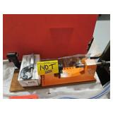 LYMAN UNIVERSAL CASE TRIMMER WITH ACCESSORIES