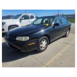 1998 OLDSMOBILE CUTLASS 4-DOOR SEDAN.  RUNS AND