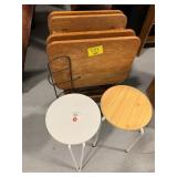 TV TRAY SET, 2 STOOLS, METAL TOILET PAPER RACK