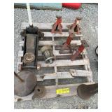 PALLET OF JACKS OF ALL KINDS, CAR PARTS, ETC