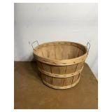 Apple basket with wire handles