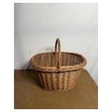 Basket with one handle