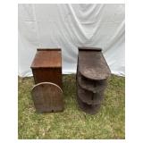 Lot of two wooden end tables