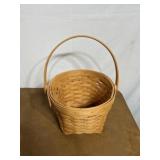 Lonaberger basket with square bottom and round top