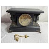 Mantle clock with green marblized detail manufactu