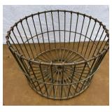 Metal egg basket