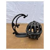 Cast iron string holder