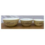 Set of 3 Pyrex mixing bowls with mushroom design