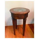 Round accent table