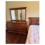 4 piece bedroom furniture w\mattress