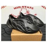 Foam Rubber Menï¿½s 40 (US 7) Slip On Cut Out Shoes