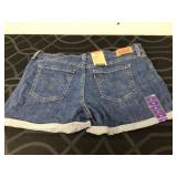 Leviï¿½s Womenï¿½s 16/W33 Mid Length Denim Shorts NWT