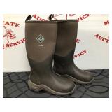 Muck Menï¿½s 11/Womenï¿½s 12 Wetland Rubber Boots