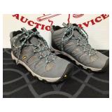Keen Womenï¿½s 8.5 Hiking Shoes Lace Up High Top