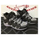 Red Head Womenï¿½s 9M Hiking Shoes High Top Lace