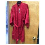 Victoria Secrets Womenï¿½s XS Red Silky Robe NWT