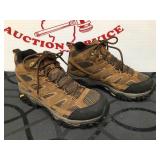 Merrell Menï¿½s 8.5Hiking Boots Lace Up Vibram