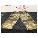 Cabelaï¿½s Menï¿½s Large Lightweight Camo Pants