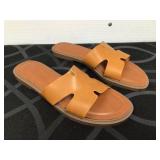 Womenï¿½s 8M Slip On Sandals New without Tags