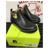 Gator Waders Womenï¿½s 7 Camp Boots in Box Neoprene