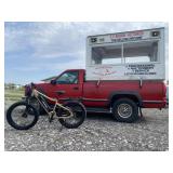 8ft Kuntry Auction Topper - Great Condition -