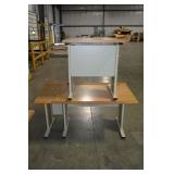 (11) COMPUTER DESKS & (1) OFFICE CHAIR