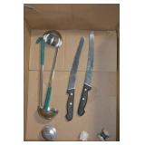 MISC KITCHEN ITEMS IN BOX: BOWLS, STAINLESS STEEL