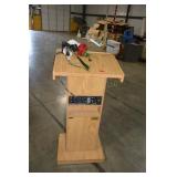 PODIUM ON WHEELS WITH SOUND CONTROL