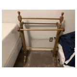 OAK BLANKET STAND