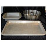 BUNDT PAN, BAKING TRAYS