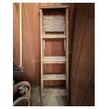 WOODEN STEP LADDER - 4 STEPS