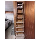 WOODEN STEP LADDER - 7 STEPS