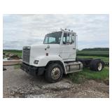 1987 Freightliner M2106 Chassis, 10-speed