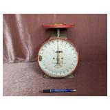 Auto-Wate Metal Antique Kitchen Scale