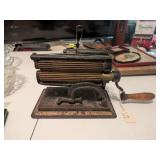 PENN Cast Iron Hand Crimper