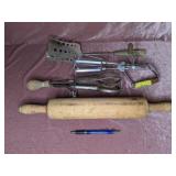 Vintage Rolling Pin; Hand Beater