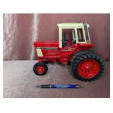 International 1586 Toy Tractor with Cab & Duals