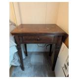 1926 Singer 66 Sewing Machine in Cabinet