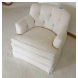 WHITE CHAIR - 28"