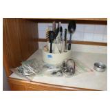 SERVINGWARE & UTENSILS IN HOLDER