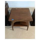 SIDE TABLE: 22" X 20" X 24.5"